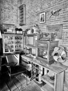 BW Vintage Room