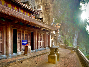 Bich Dong Pagoda Tam Coc Vietnam 2