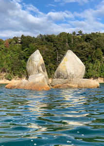 Split Apple Rock New Zealand 1