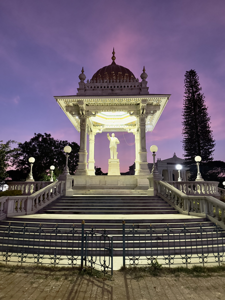 Mysore City Hall Statue Print