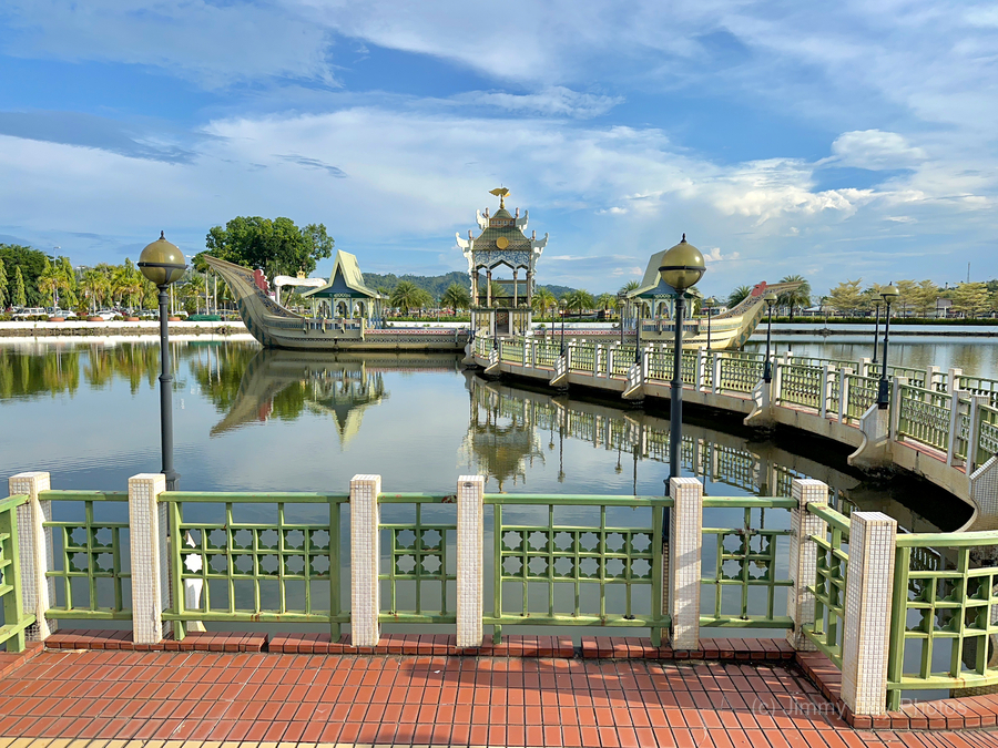 Omar Ali Saifuddien Mosque Collection Brunei 12  Print