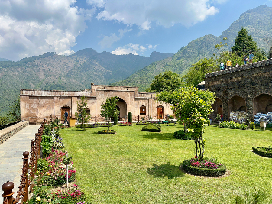 Pari Mahal Srinagar 5  Print