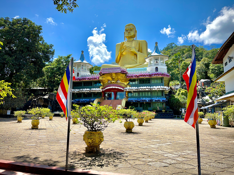 The Golden Buddha of Dambulla  Imprimer