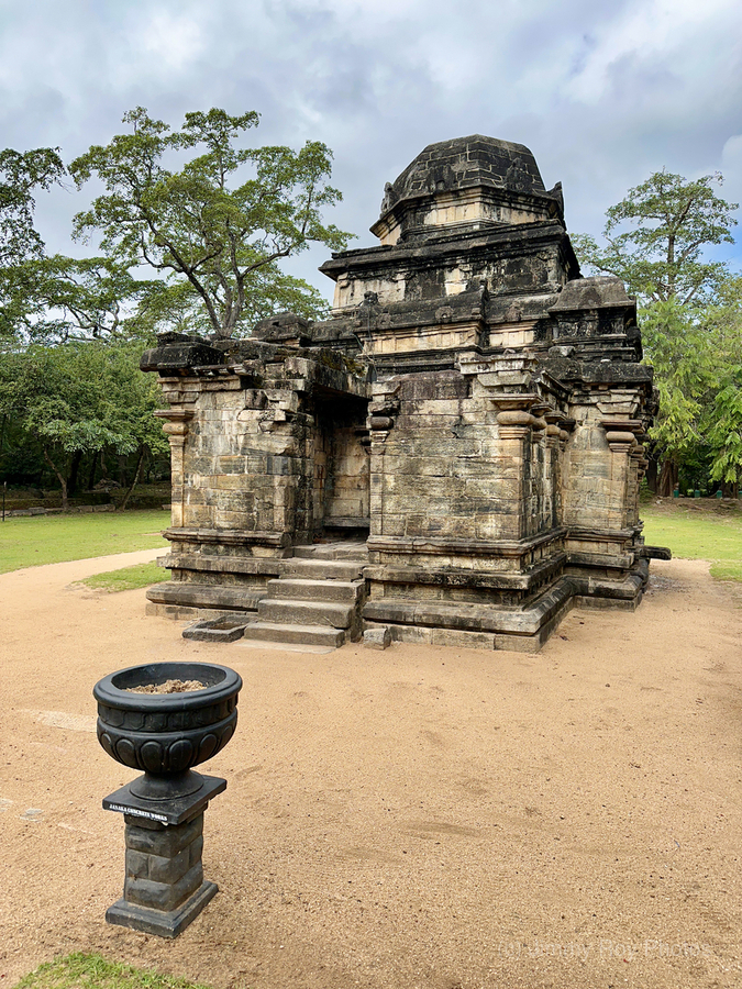 The Sacred City of Polonnaruwa 6  Imprimer