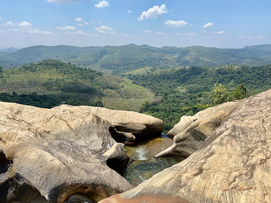Top View of Diyaluma Falls 2  Imprimer