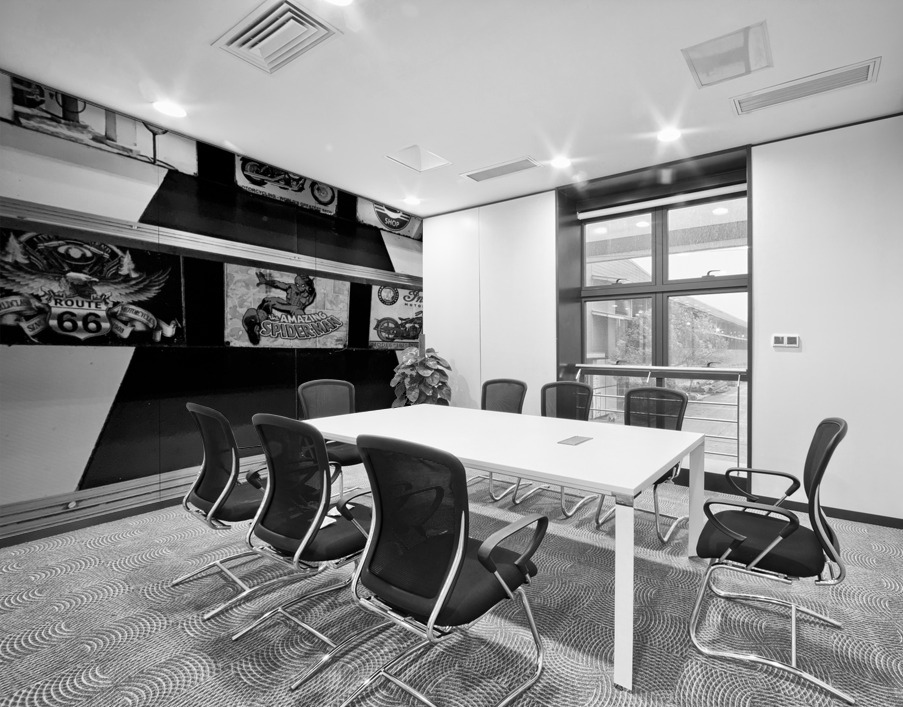 BW Vintage Stairs Wall Printing